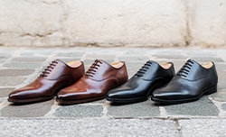 Chaussures de ville en cuir marron et noir pour un style formel