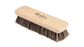 Brosse pour les cuirs lisses